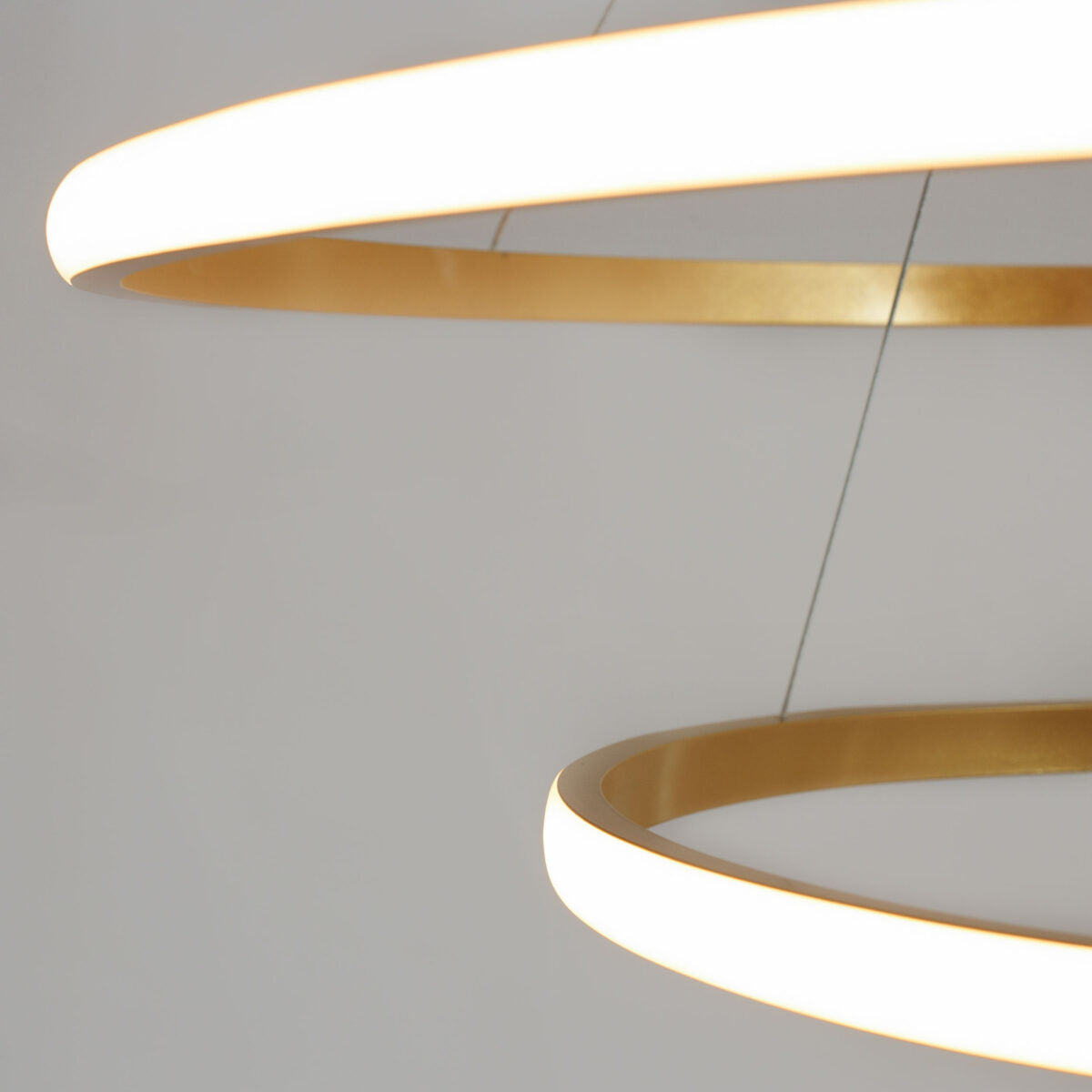 Tyrion 2-bulb chandelier, gold